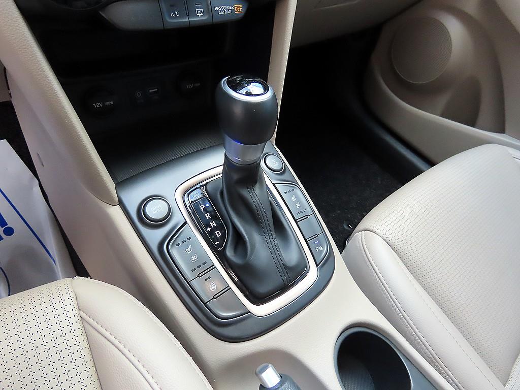 HYUNDAI Kona - Vista 10