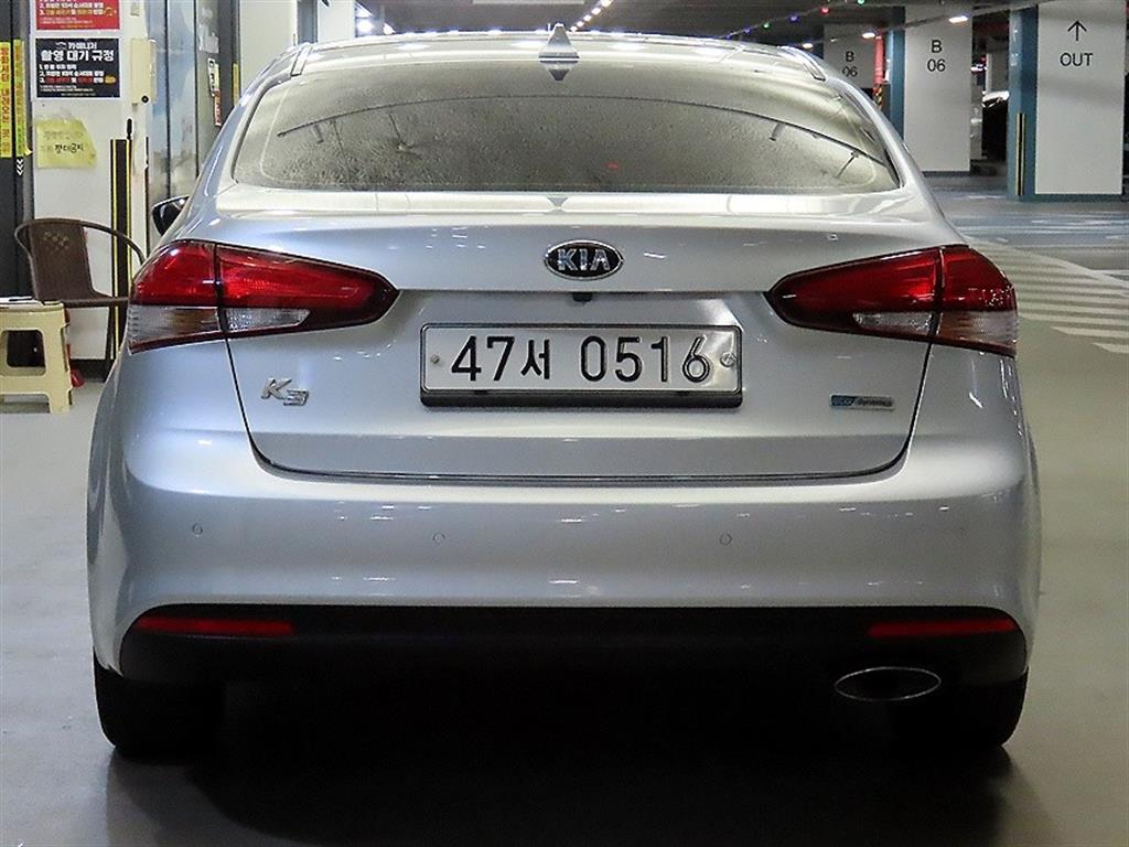 KIA K3 - Vista 5