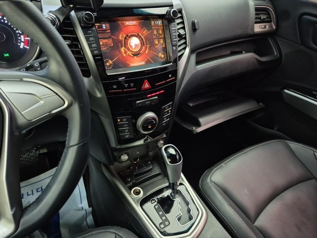 Ssangyong Tivoli - Vista 10