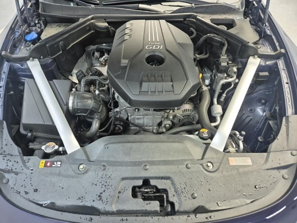 KIA Stinger - Vista 5