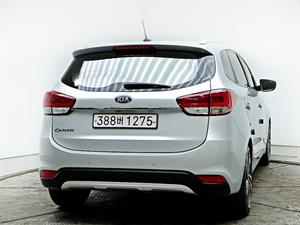 KIA Carens - Vista 6