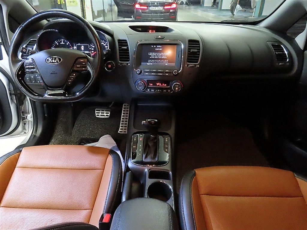 KIA K3 - Vista 10