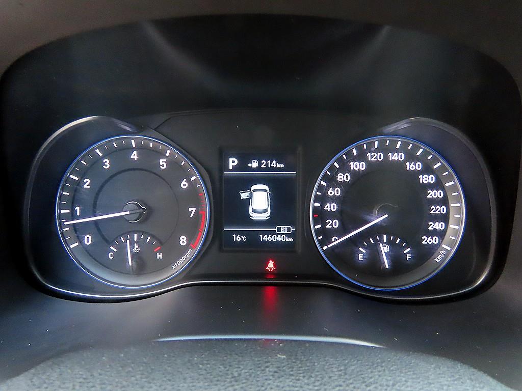 HYUNDAI Kona - Vista 9
