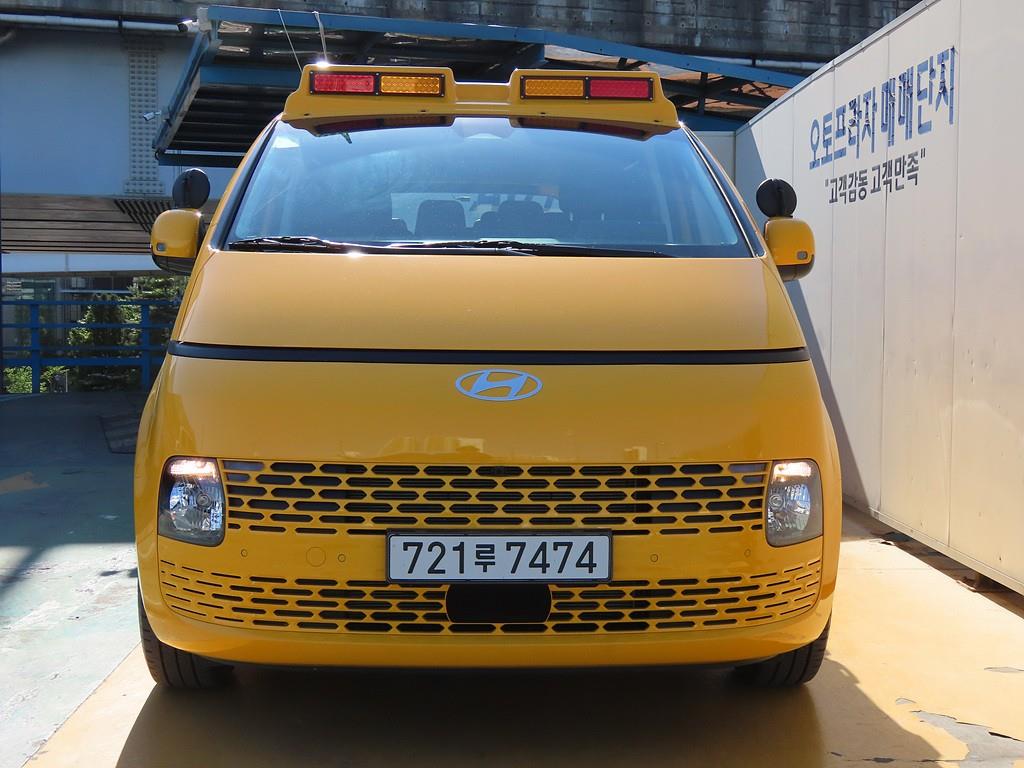 HYUNDAI Staria - Vista 2