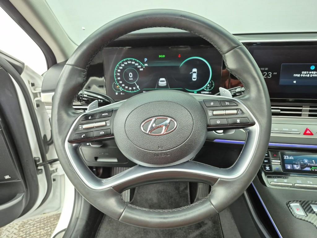 HYUNDAI Grandeur - Vista 9