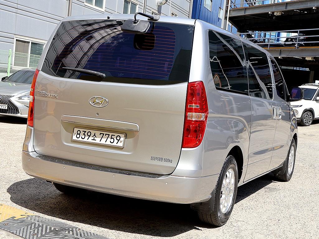 HYUNDAI Starex - Vista 7