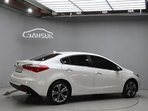 KIA K3 - Vista 8