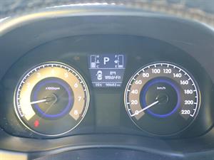 HYUNDAI Accent - Vista 12