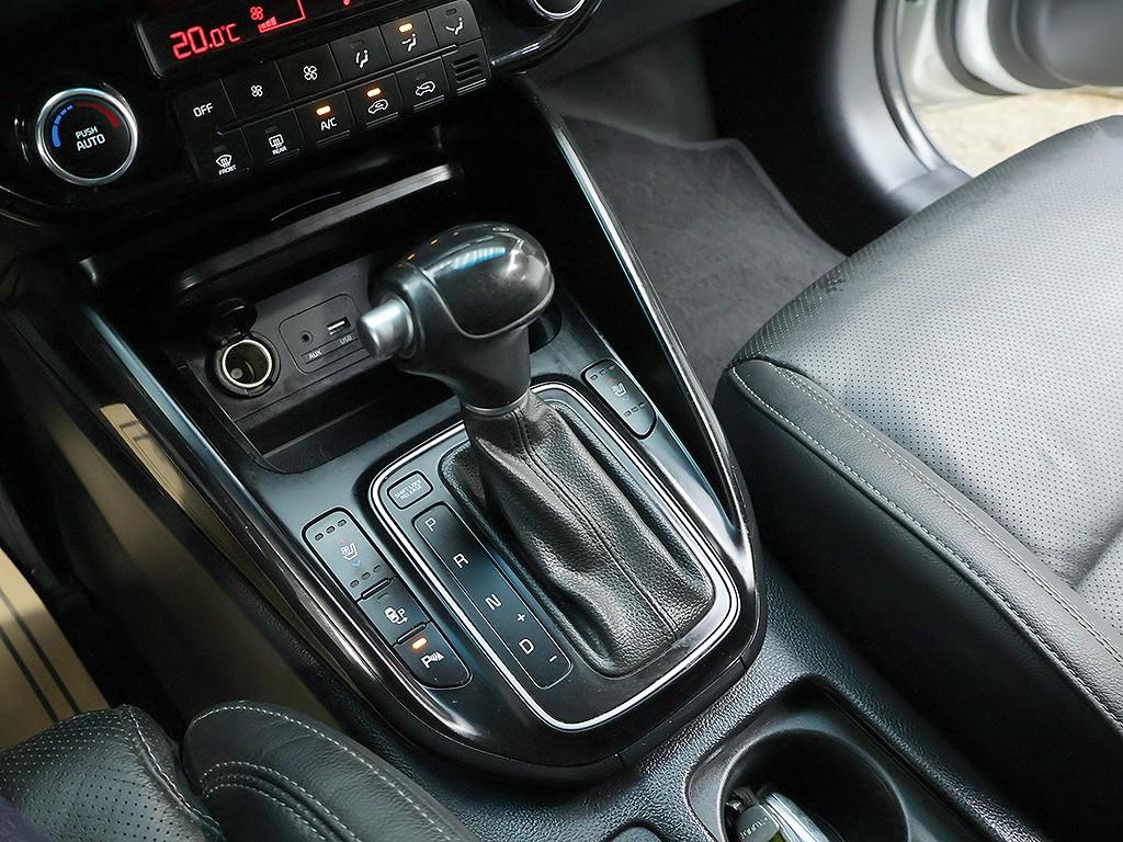 KIA Carens 2018 Gris - Importación desde Corea - HF Imports Iquique - Foto 10