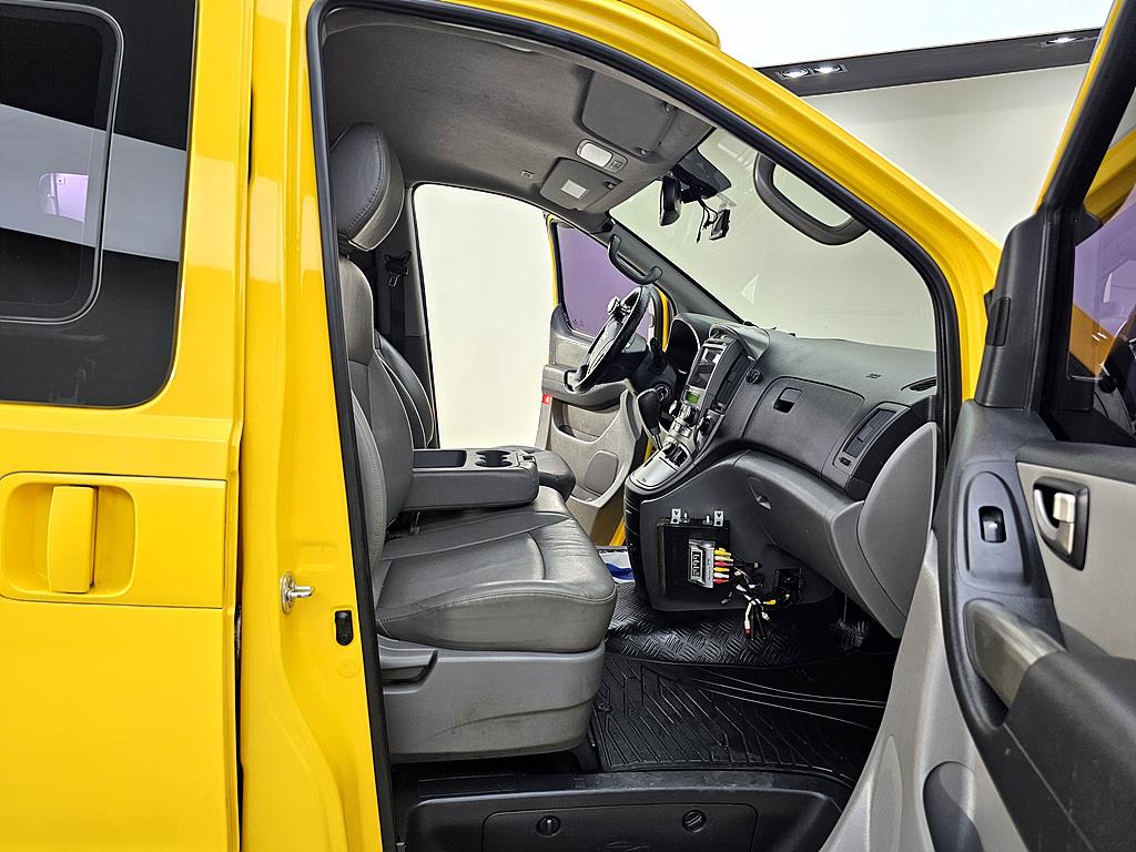 HYUNDAI Starex - Vista 11