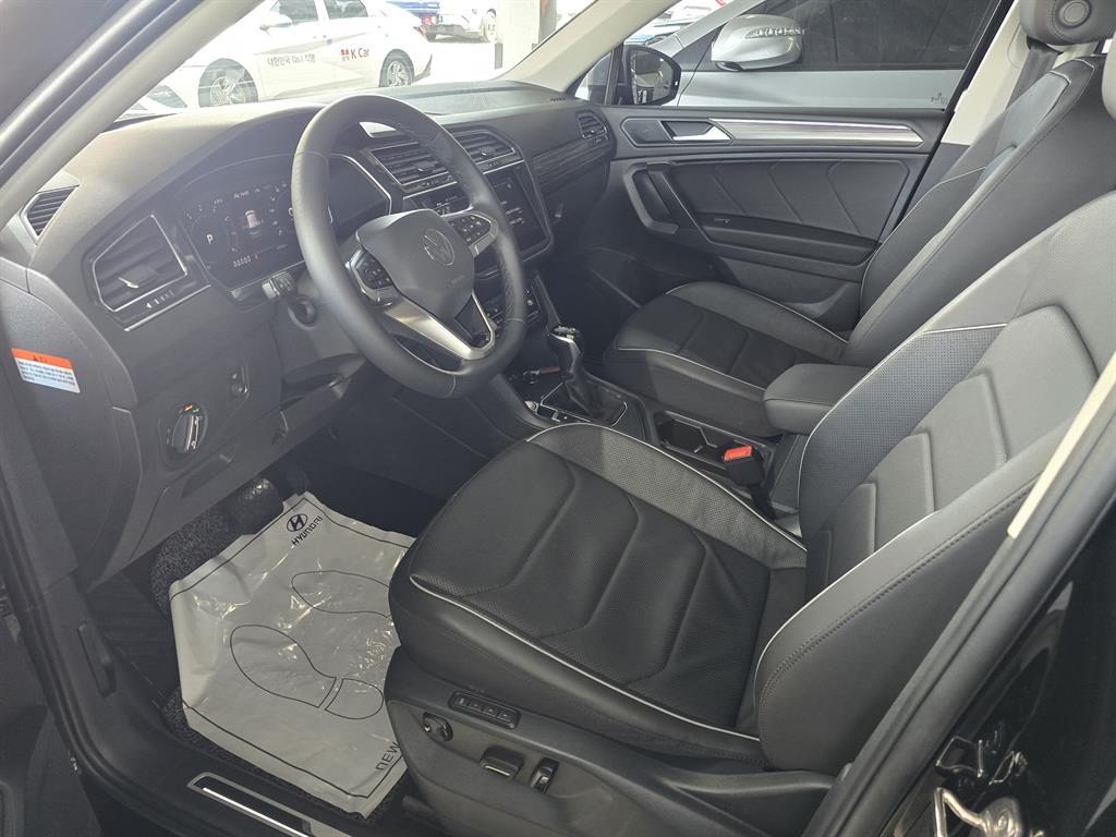 Volkswagen Tiguan - Vista 5