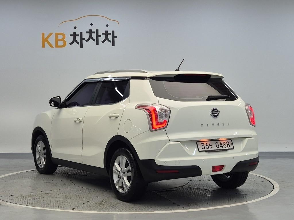 Ssangyong Tivoli - Vista 2