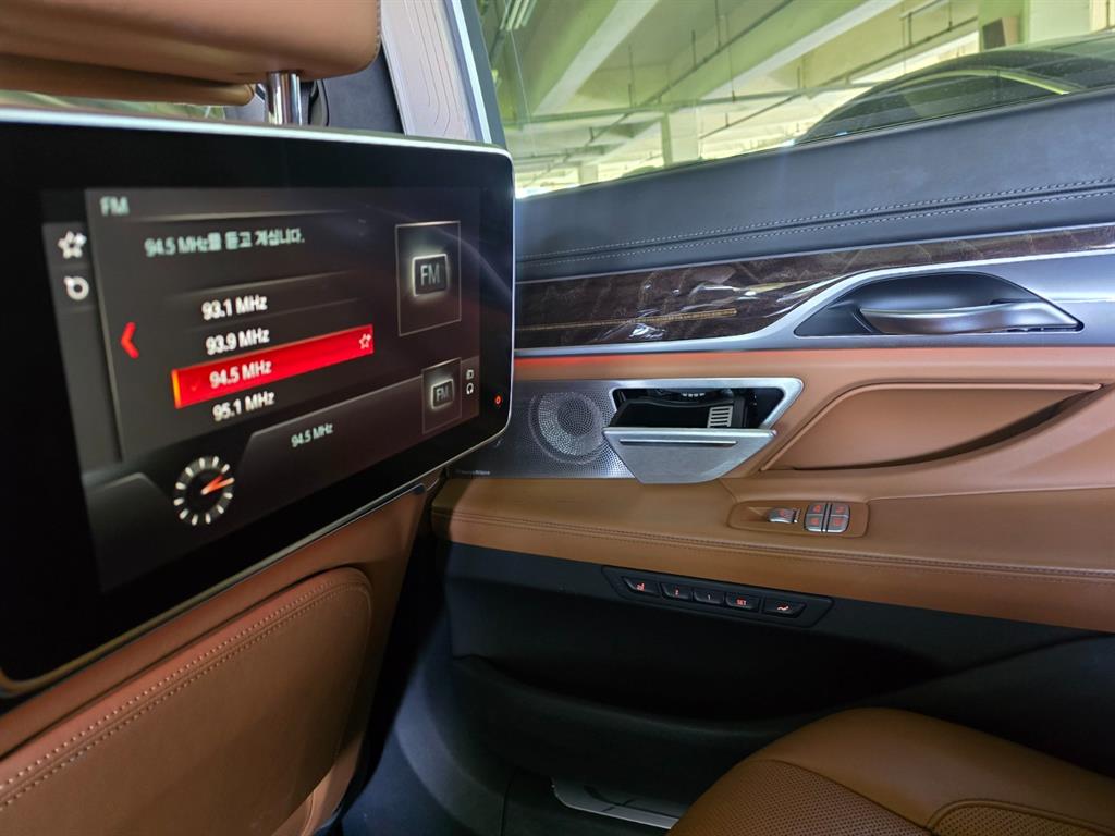 BMW 7 Series - Vista 11