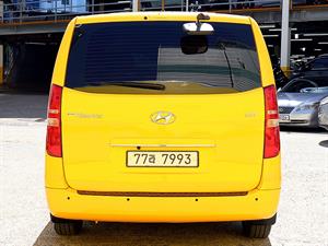 HYUNDAI Starex - Vista 6