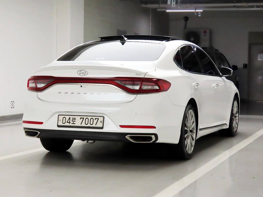 HYUNDAI Grandeur - Vista 4