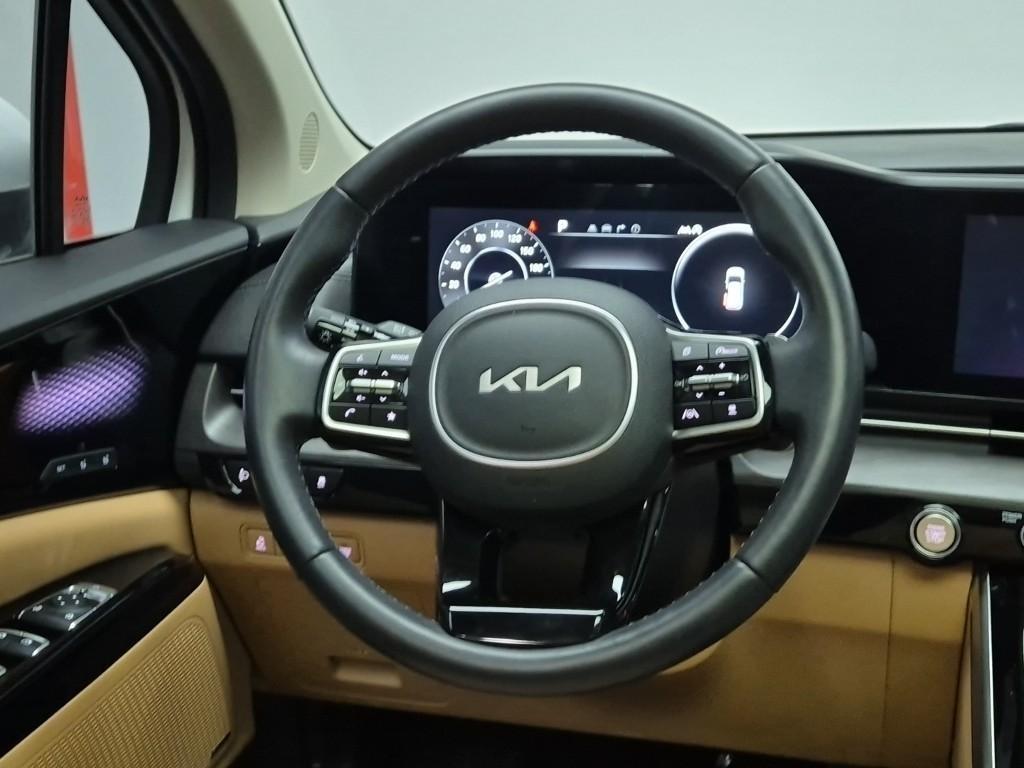 KIA Carnival - Vista 9