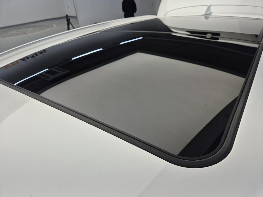 Genesis GV70 2024 Blanco - Importación desde Corea - HF Imports Iquique - Foto 13