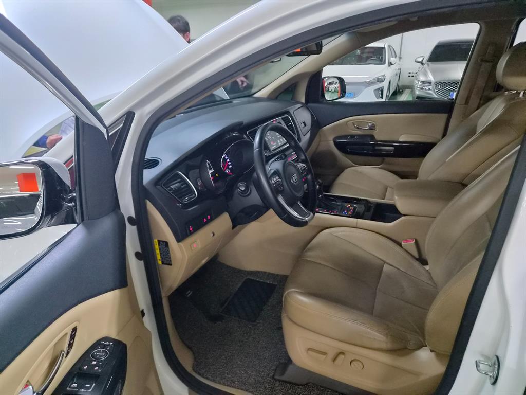 KIA Carnival 2016 Blanco - Importación desde Corea - HF Imports Iquique - Foto 17