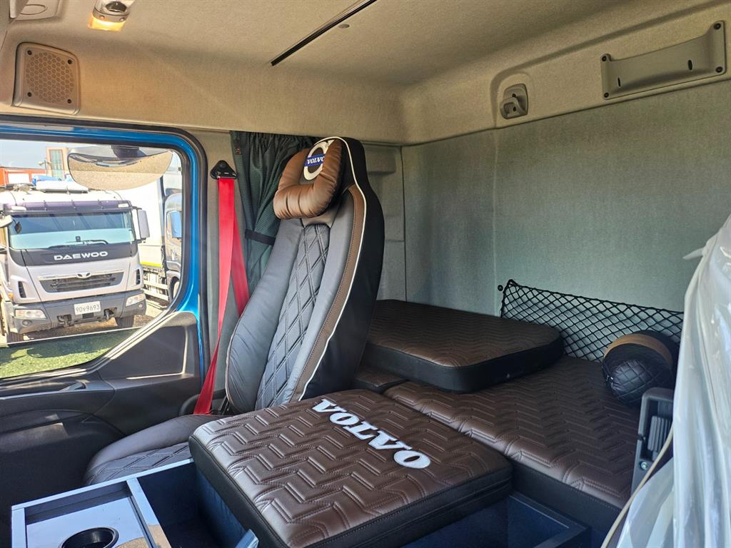 medium and large cargo truck - Vista 10