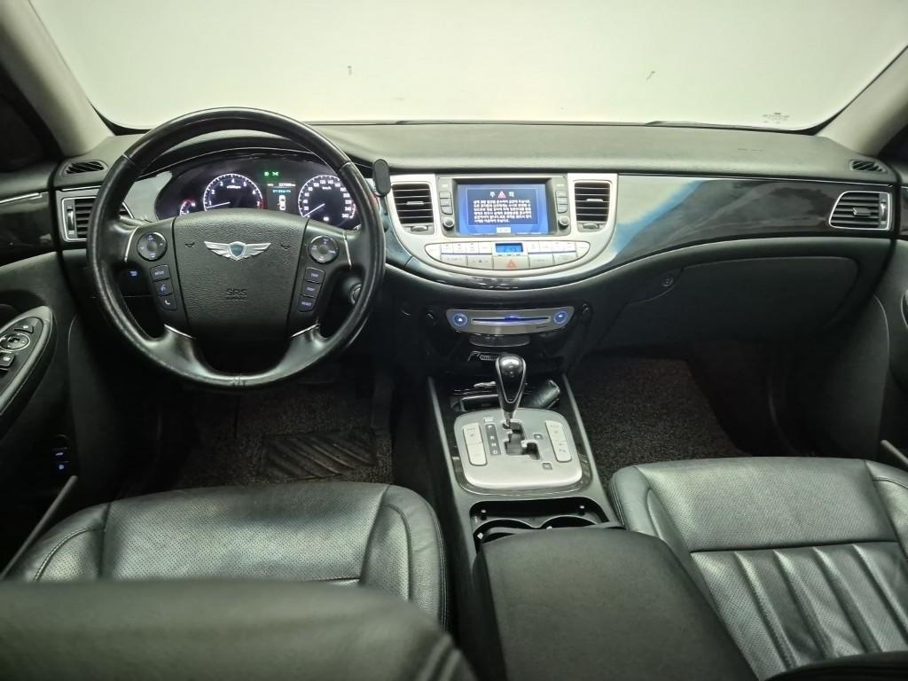 HYUNDAI Genesis - Vista 7