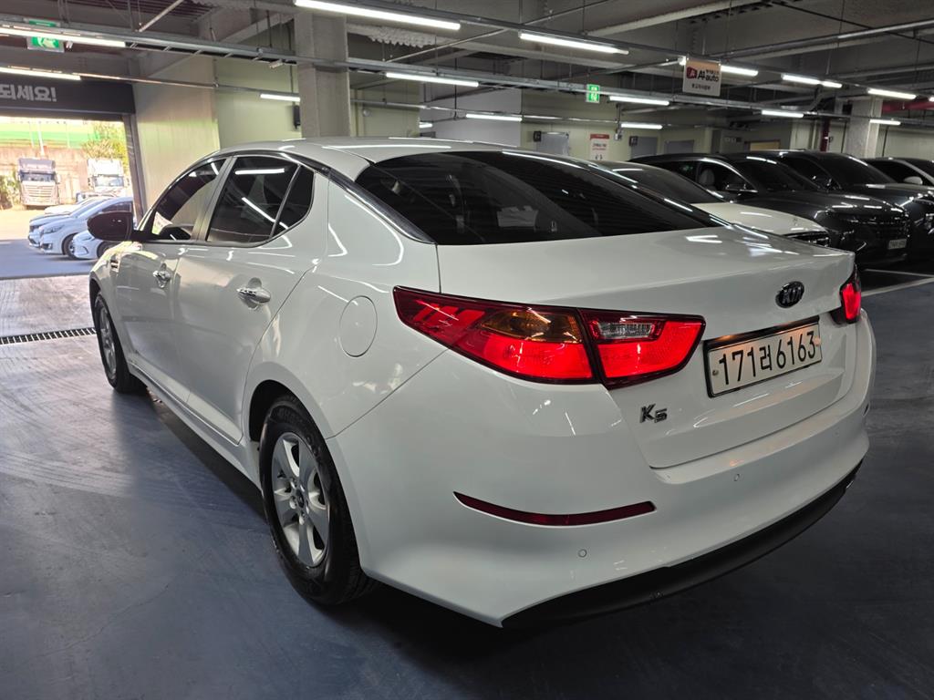 KIA K5 - Vista 6