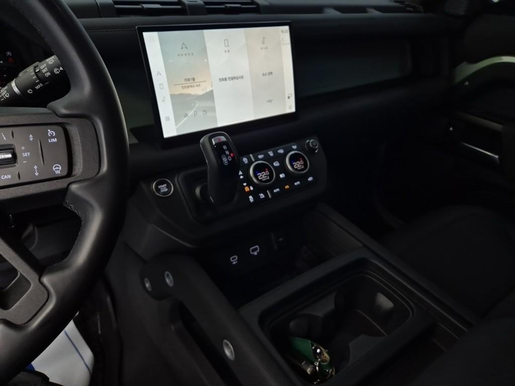 Land Rover Defender - Vista 8