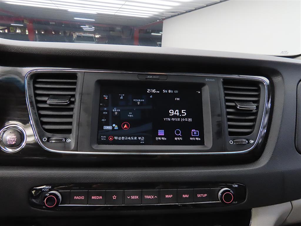 KIA Carnival - Vista 8