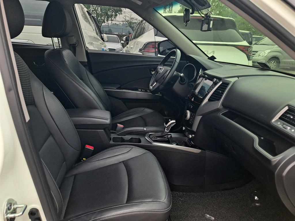 Ssangyong Tivoli 2019 Blanco - Importación desde Corea - HF Imports Iquique - Foto 19