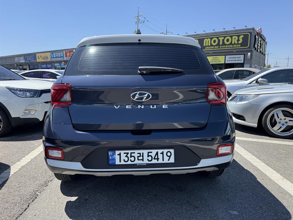 HYUNDAI Venue - Vista 4