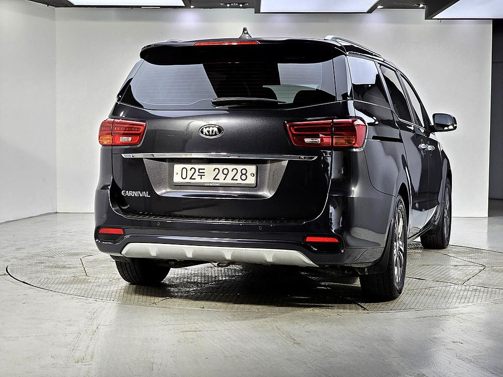 KIA Carnival - Vista 3
