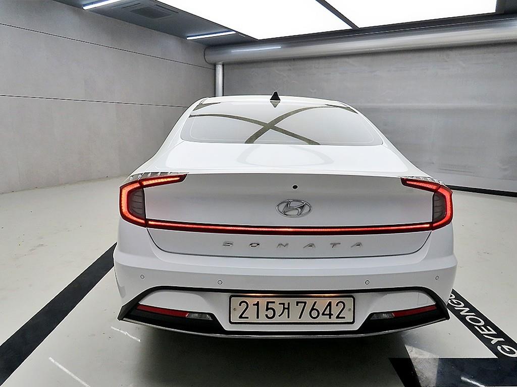 HYUNDAI Sonata - Vista 3