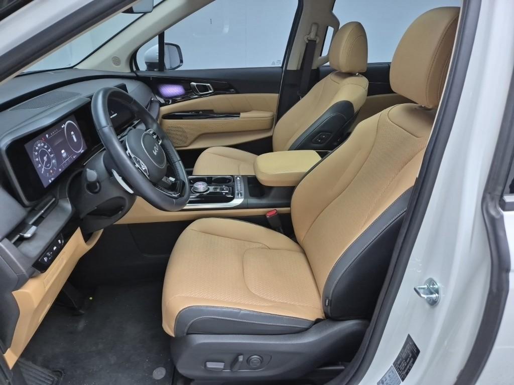 KIA Carnival - Vista 11