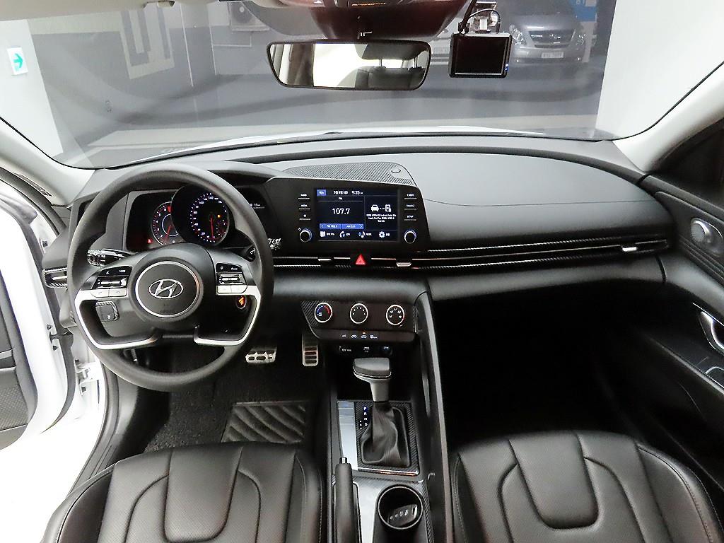 HYUNDAI Avante - Vista 7