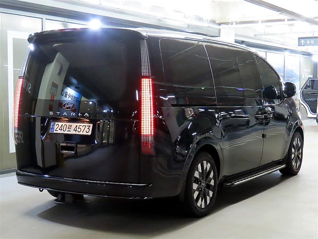 HYUNDAI Staria - Vista 4