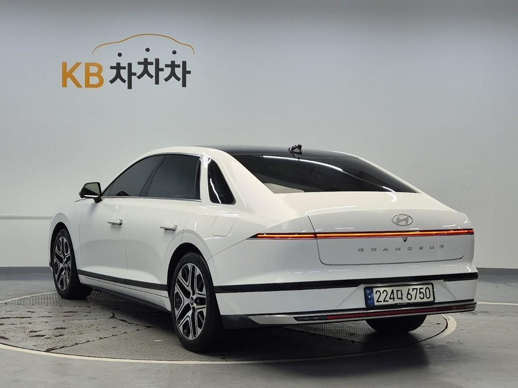 HYUNDAI Grandeur - Vista 3