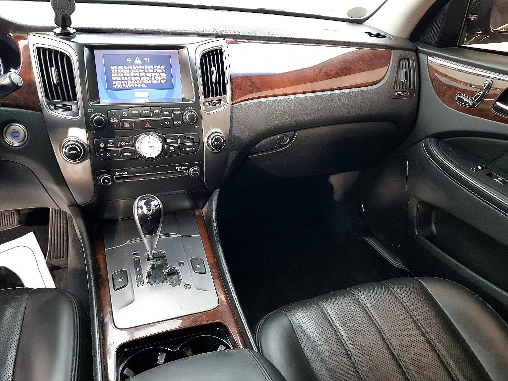HYUNDAI Equus - Vista 10