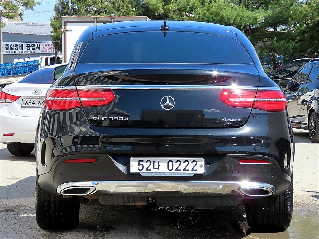 Mercedes Benz GLE Class - Vista 4