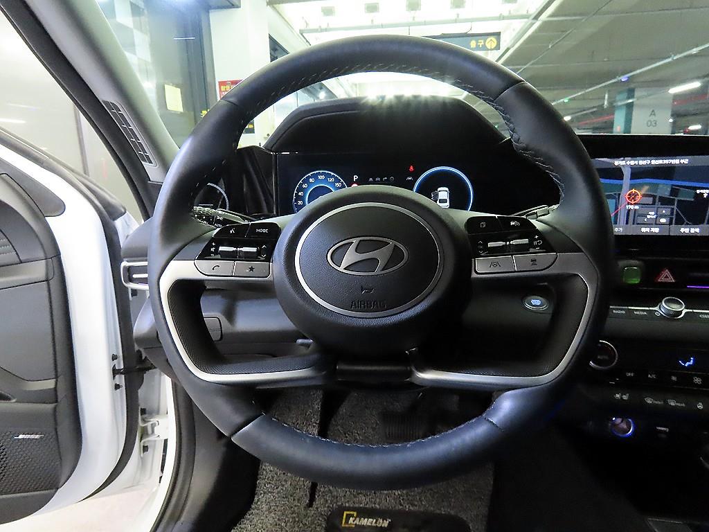HYUNDAI Avante - Vista 8