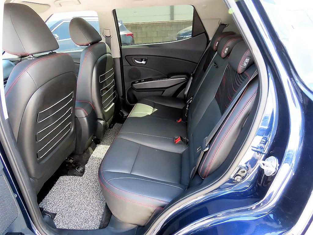 Ssangyong Tivoli - Vista 6
