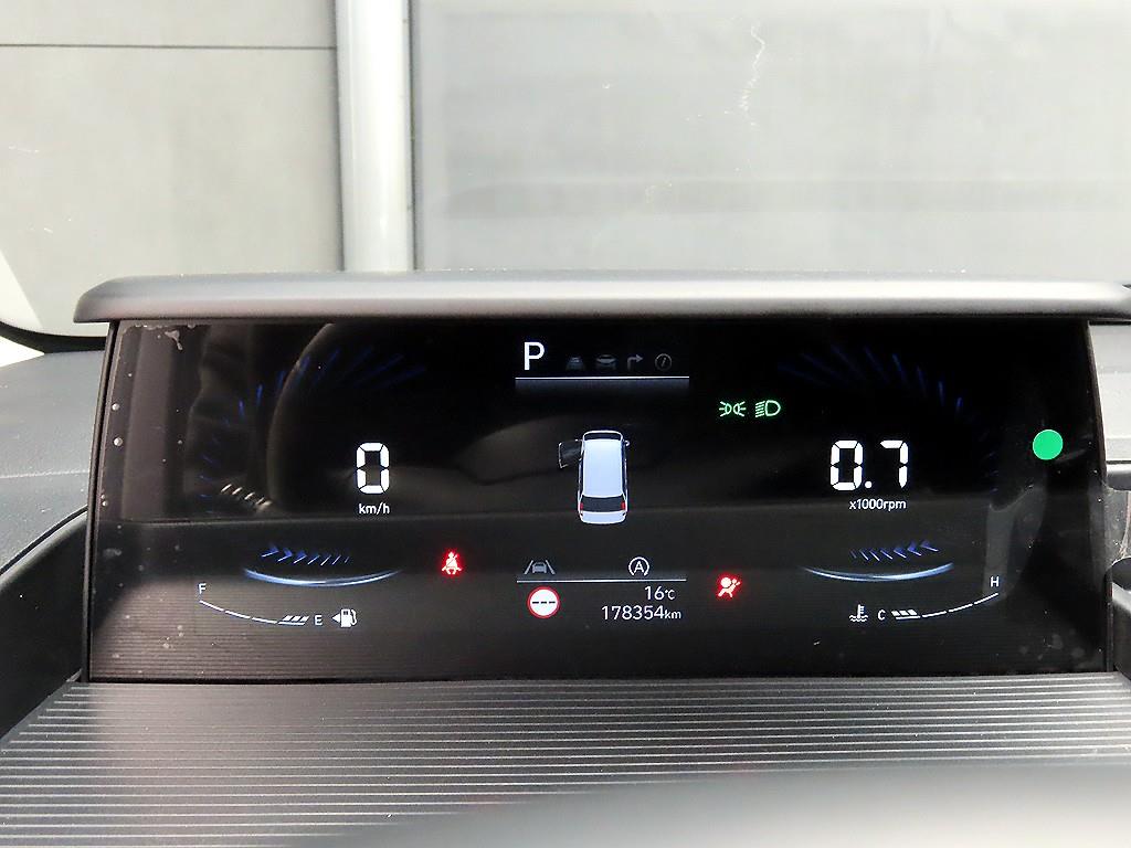 HYUNDAI Staria - Vista 8