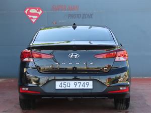 HYUNDAI Avante - Vista 6