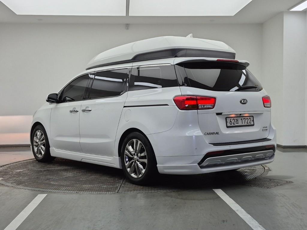 KIA Carnival - Vista 3