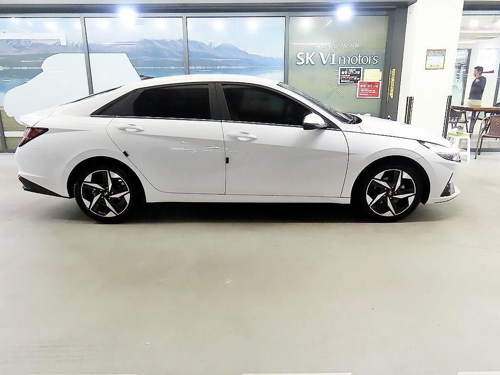 HYUNDAI Avante - Vista 3