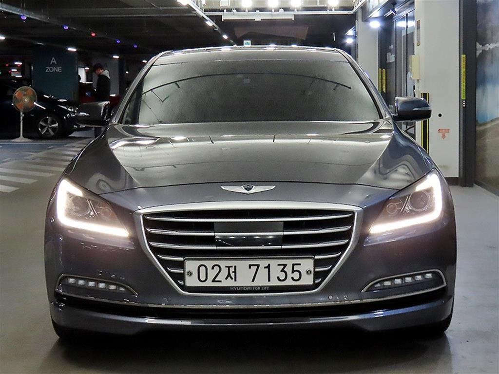HYUNDAI Genesis - Vista 2