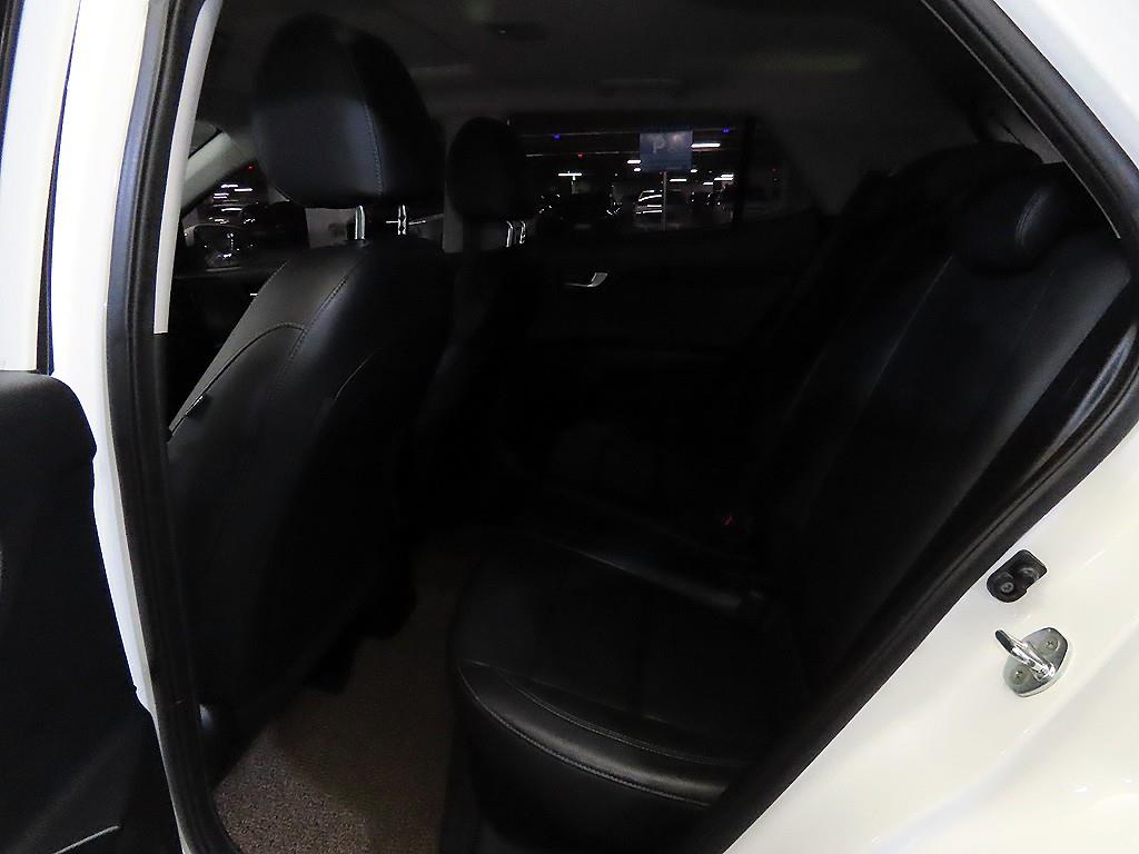 KIA Stonic - Vista 7