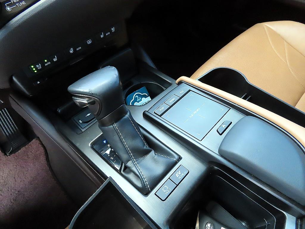 Lexus ES - Vista 10
