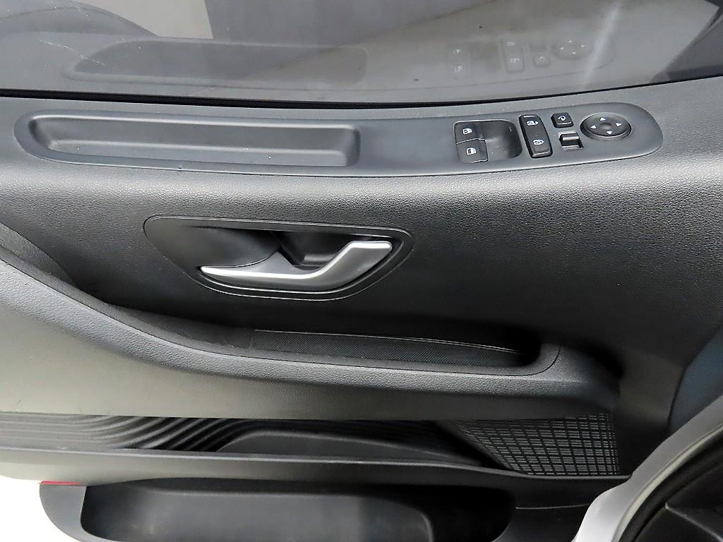 HYUNDAI Staria - Vista 11