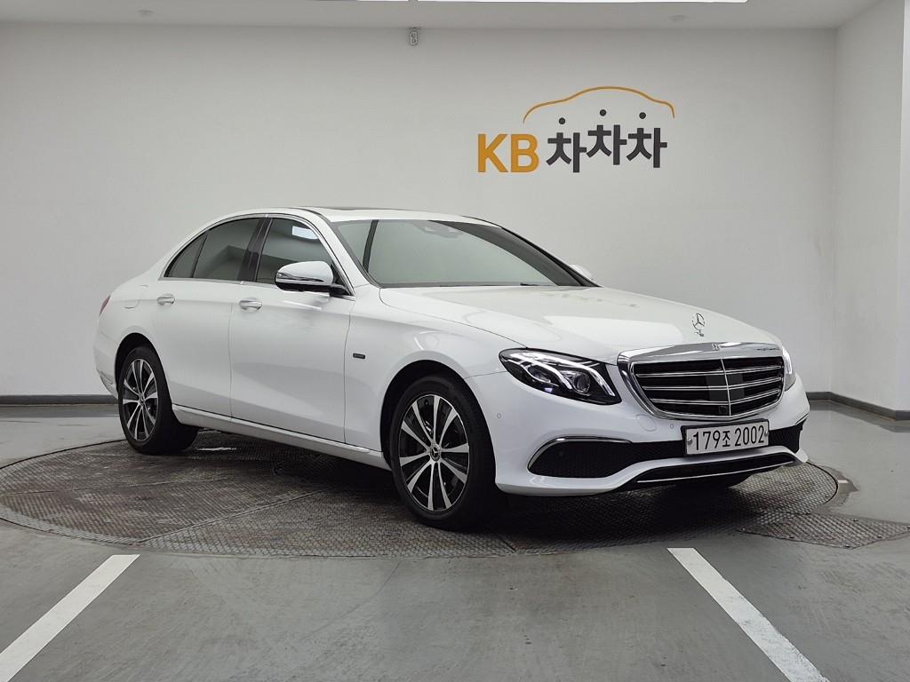 Mercedes Benz E class - Vista 2