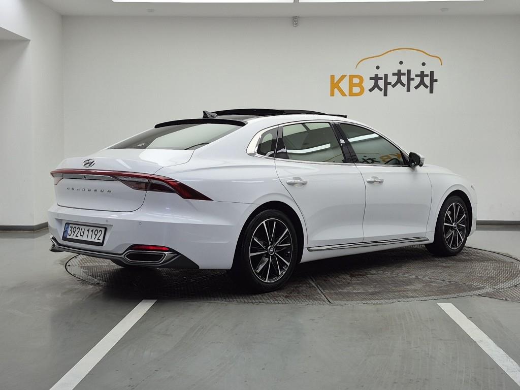 HYUNDAI Grandeur - Vista 4