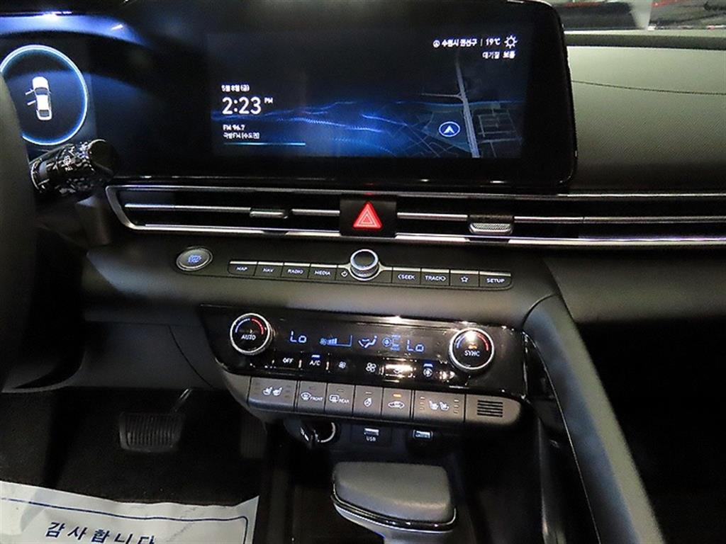 HYUNDAI Avante - Vista 11